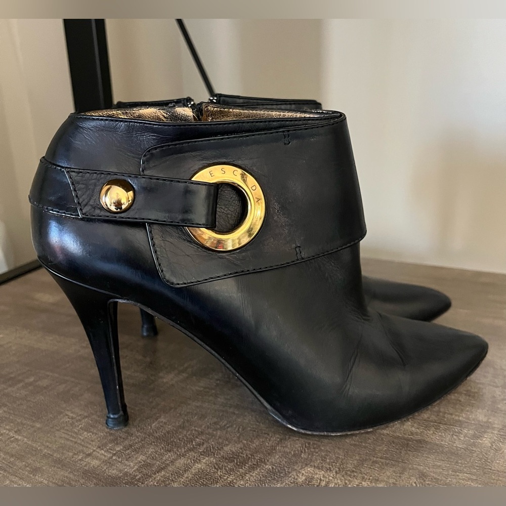 ESCADA Black Leather Ankle Boots Size 38.5 / US 7.5